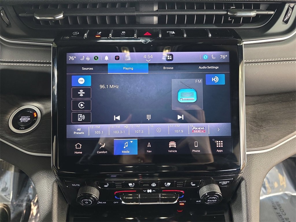 Used 2024 Jeep Grand Cherokee L Limited w/ Luxury Tech Group II image 22