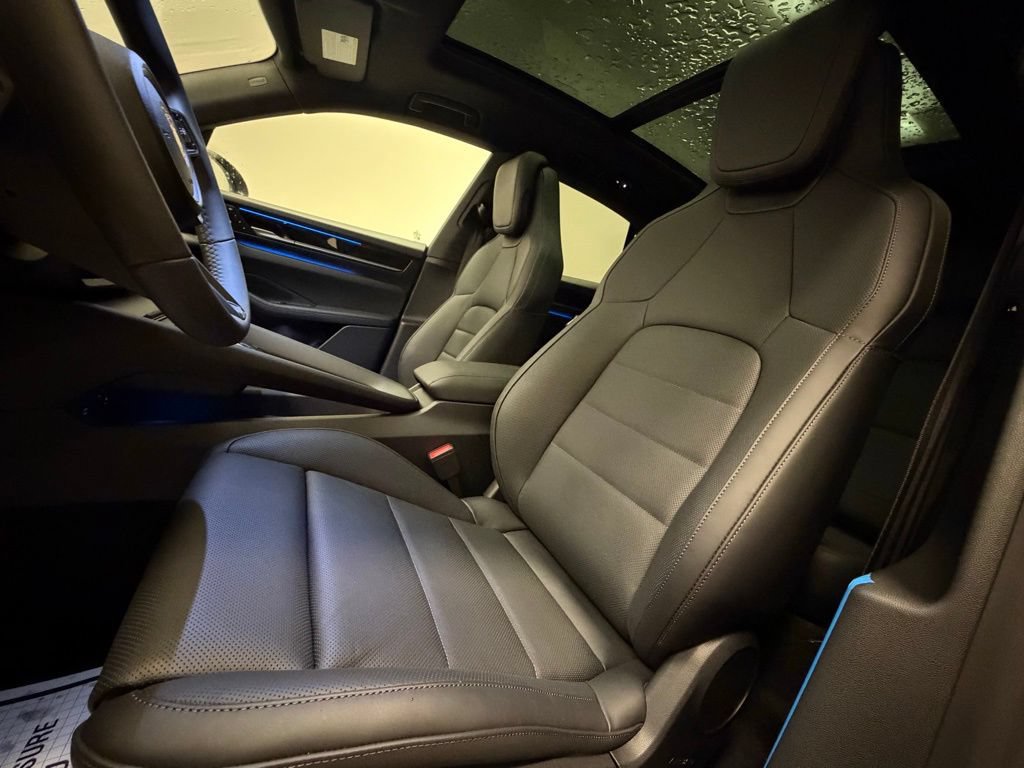 New 2025 Porsche Macan 4S Electric AWD/4WD image 5