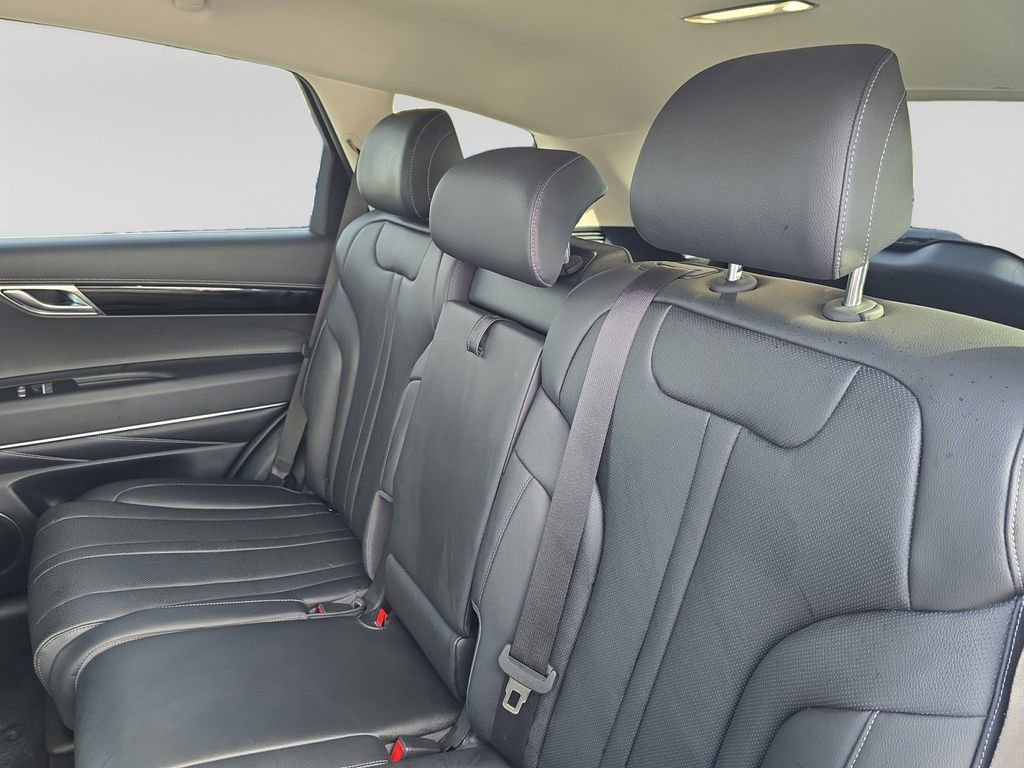 Used 2025 Genesis GV80 2.5T Standard image 16