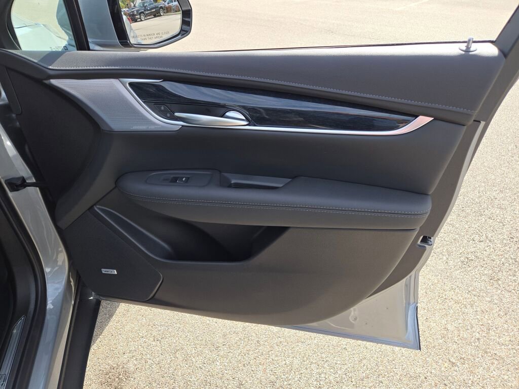 New 2025 Cadillac XT5 Premium Luxury w/ LPO, Floor Liner Package image 5