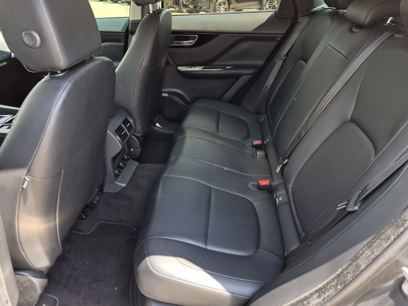 Used 2020 Jaguar F-PACE Premium AWD/4WD image 18