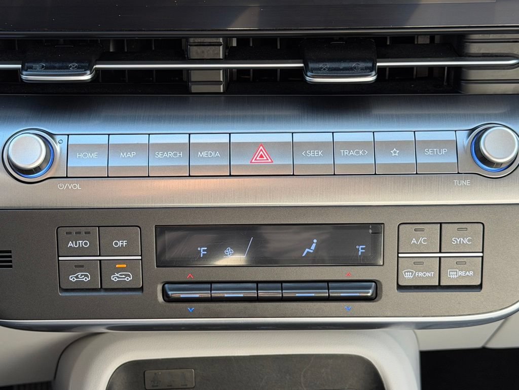 Used 2025 Hyundai Kona SEL AWD/4WD image 15