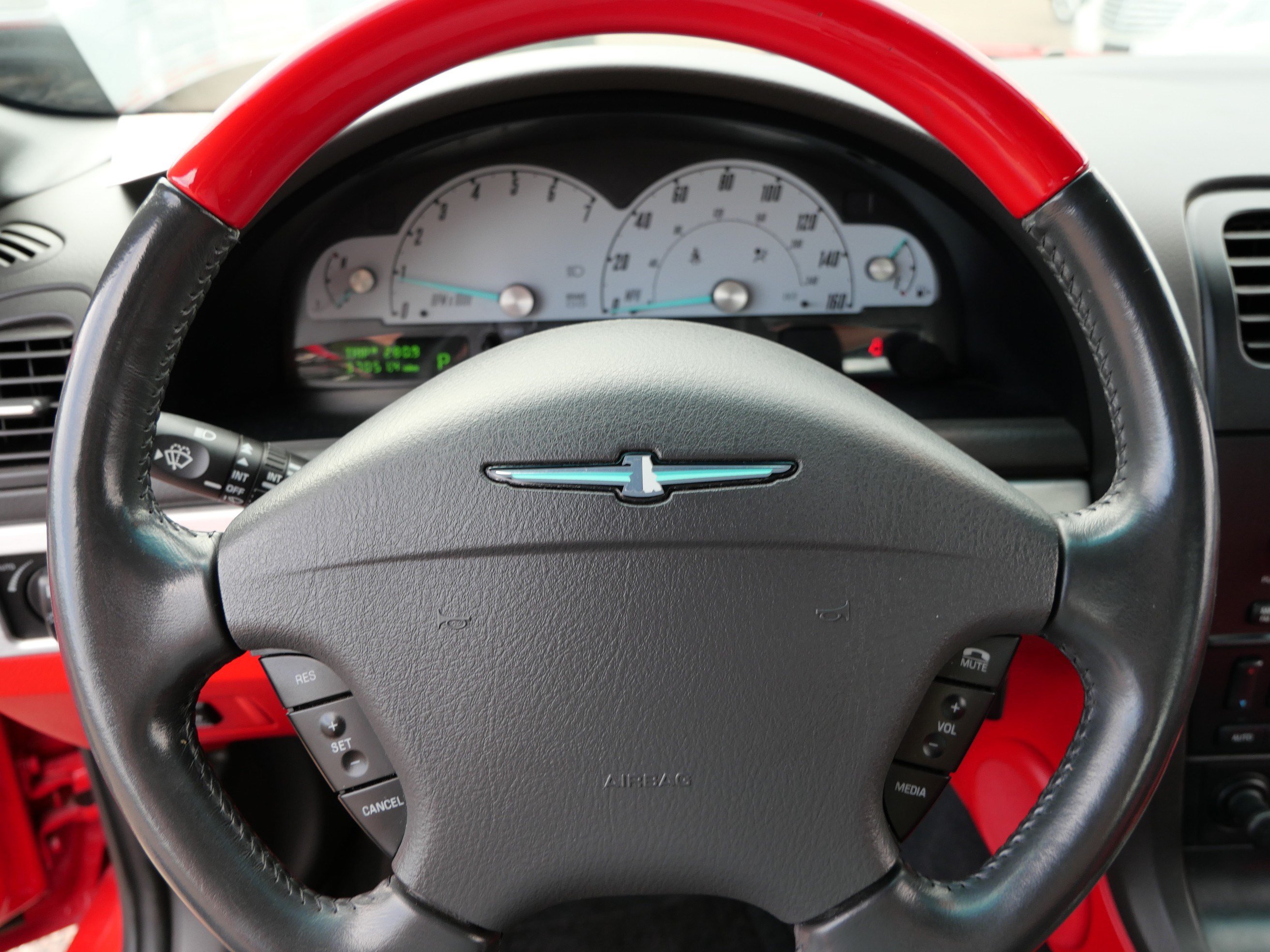 Used 2002 Ford Thunderbird RWD image 25
