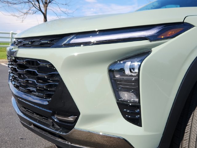 New 2026 Chevrolet Trax ACTIV w/ Sunroof Package FWD image 10