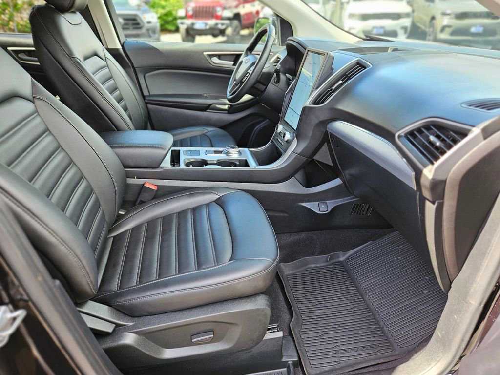 Used 2022 Ford Edge SEL w/ Convenience Package image 11
