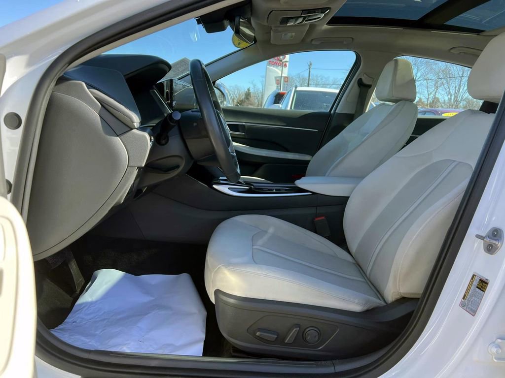 Certified 2023 Hyundai Sonata SEL w/ Convenience Package image 9