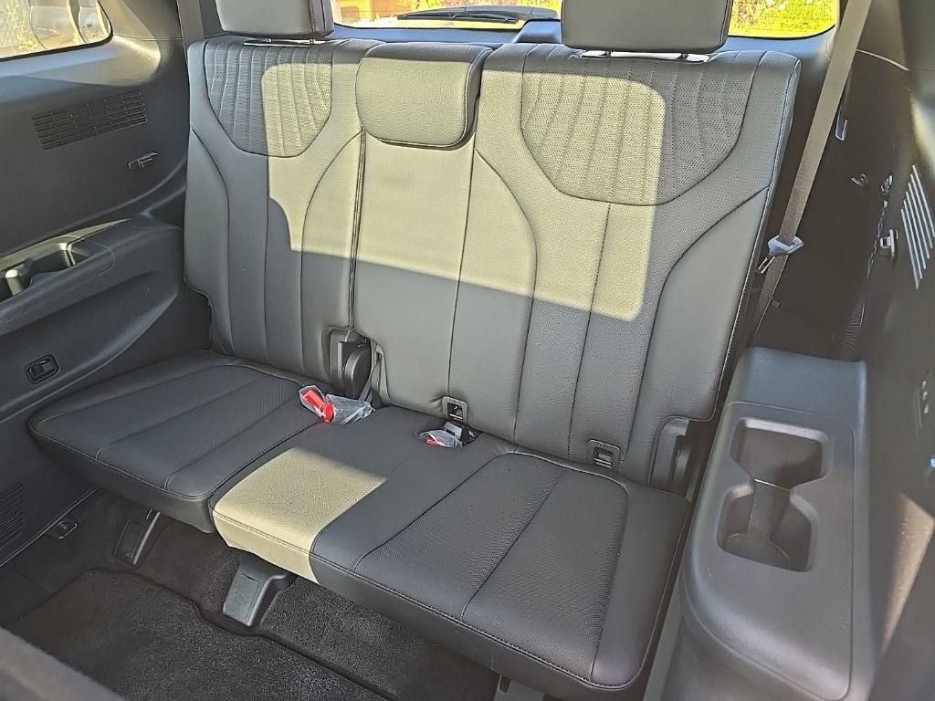Used 2024 Hyundai Palisade Limited AWD/4WD image 21