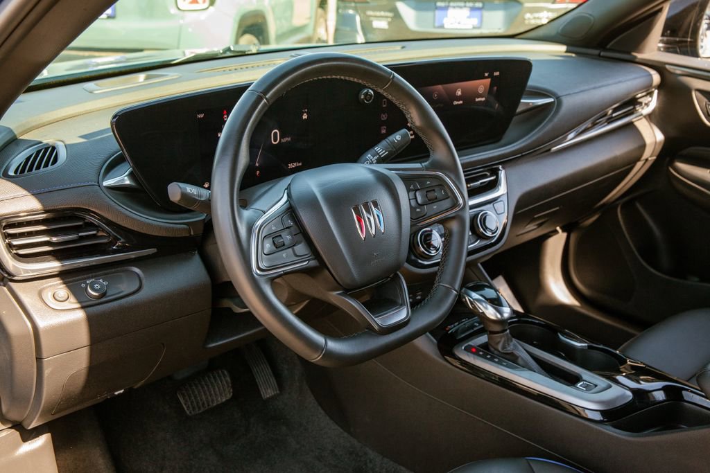 Used 2024 Buick Envista Sport Touring w/ Convenience II Package image 9