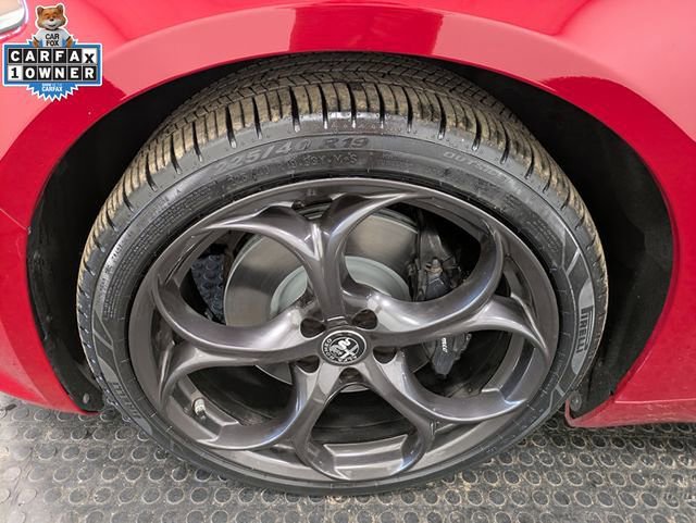 Used 2023 Alfa Romeo Giulia Estrema AWD/4WD image 7