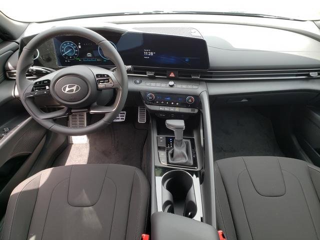 New 2025 Hyundai Elantra SEL image 11