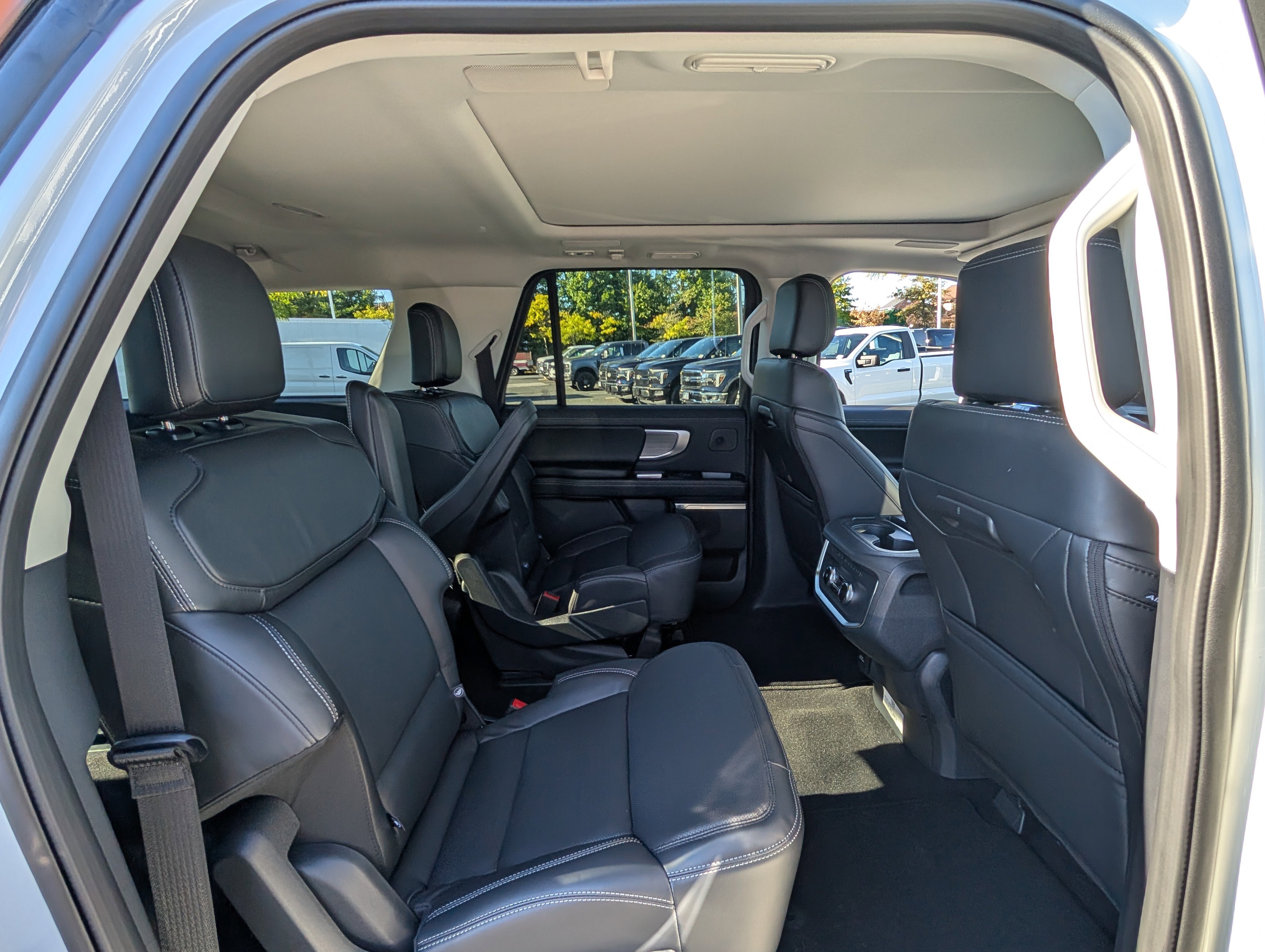 New 2025 Ford Expedition Max Platinum w/ Driver's Package image 7