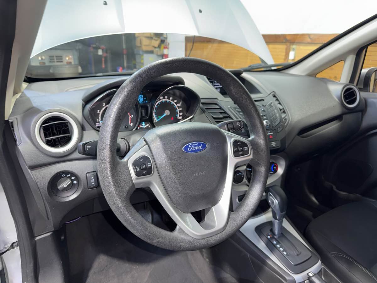 Used 2019 Ford Fiesta SE image 17