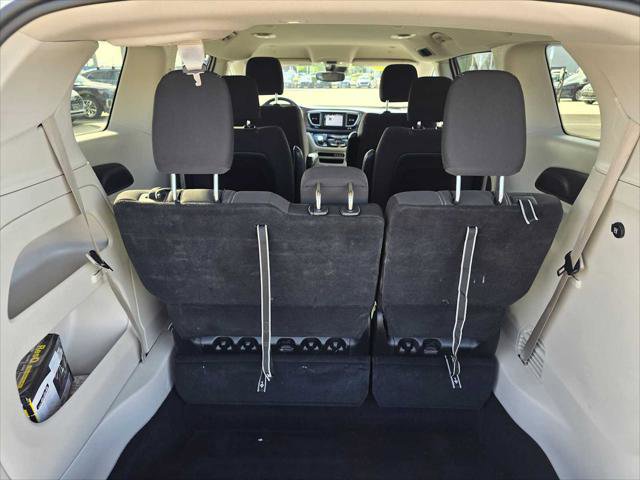 Used 2023 Chrysler Voyager LX FWD image 18