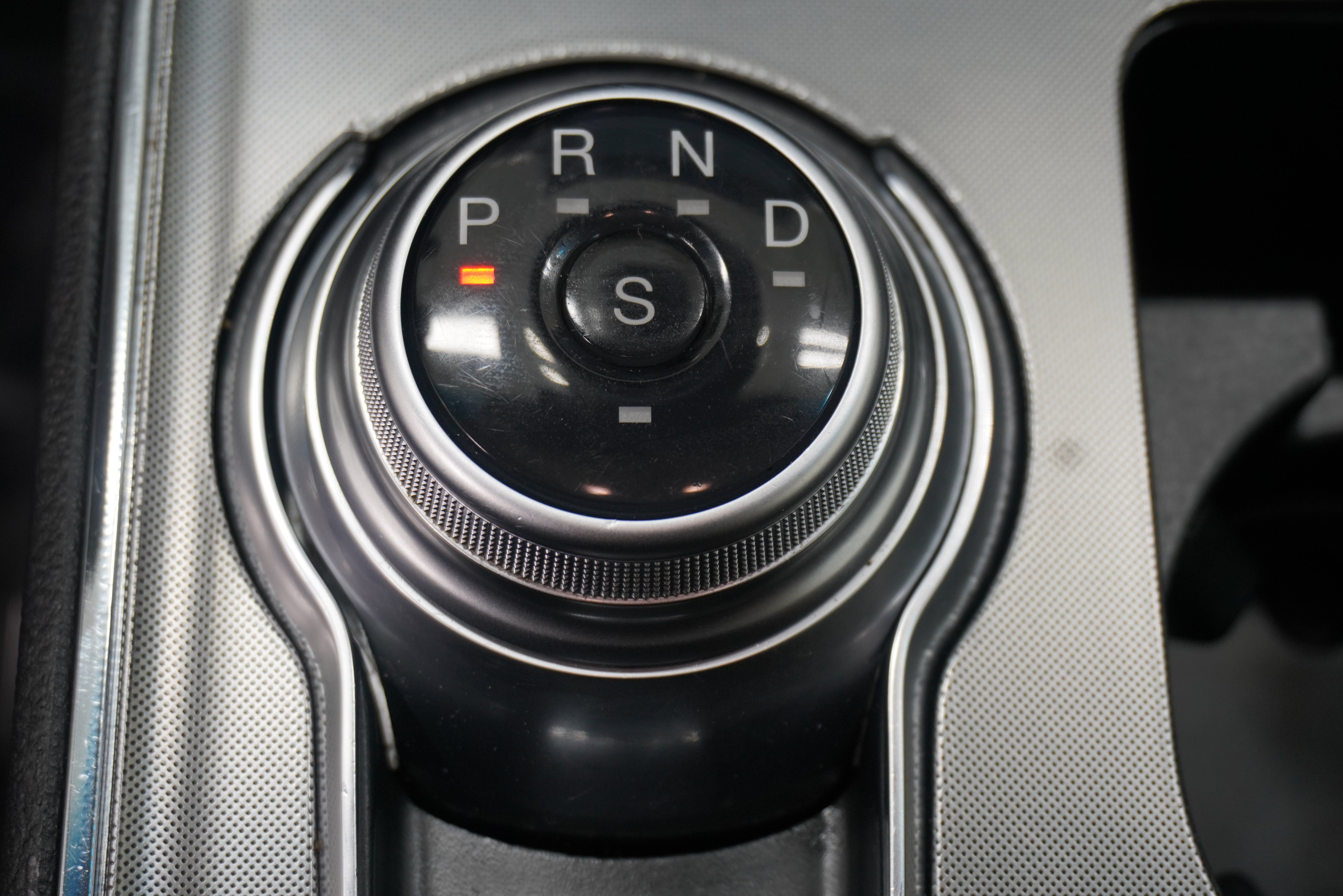Used 2024 Ford Edge Titanium AWD/4WD image 23