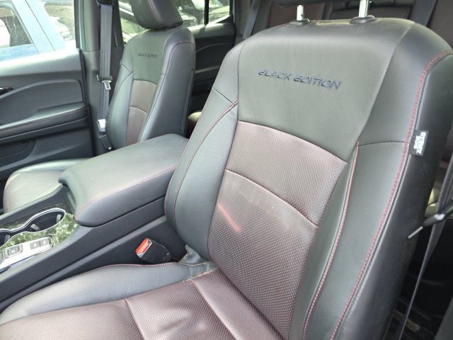 Used 2025 Honda Ridgeline Black Edition image 13