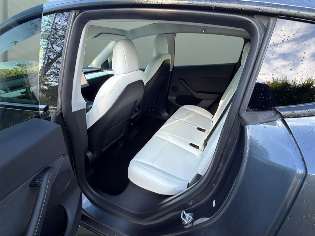 Used 2022 Tesla Model Y Long Range AWD/4WD image 11