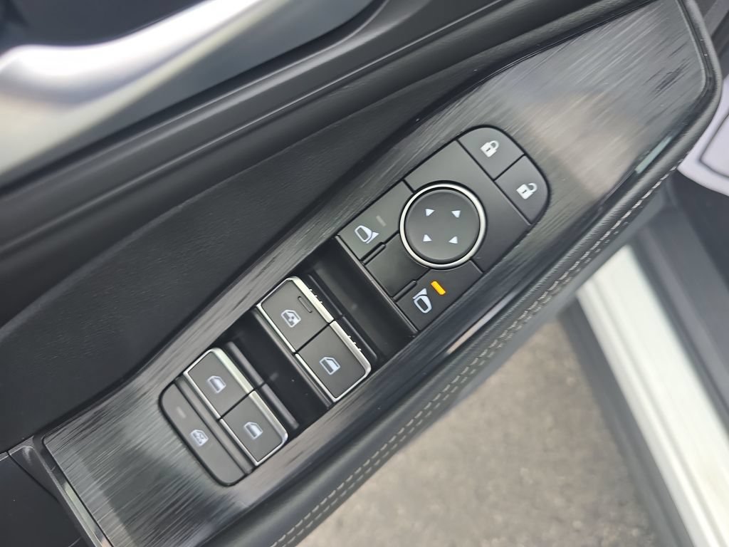 Used 2023 Nissan Rogue SL w/ SL Premium Package FWD image 11