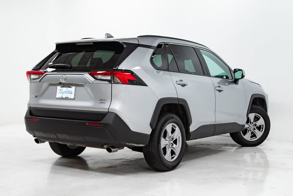 Used 2025 Toyota RAV4 XLE AWD/4WD image 29