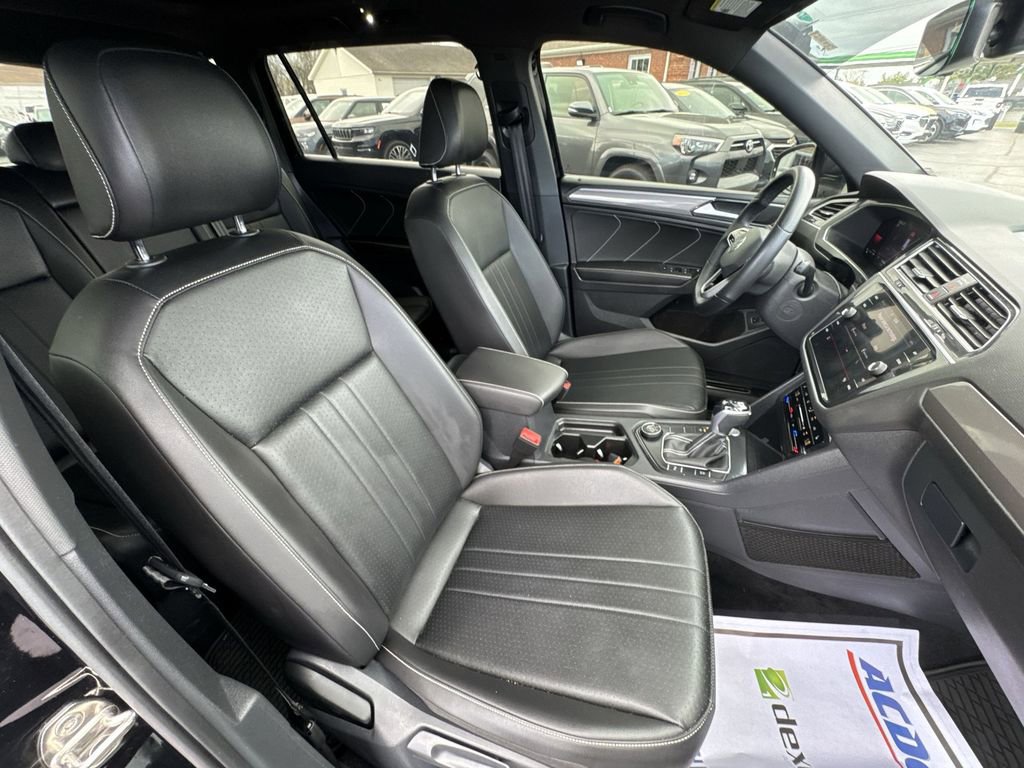 Used 2022 Volkswagen Tiguan SE R-Line AWD/4WD image 25