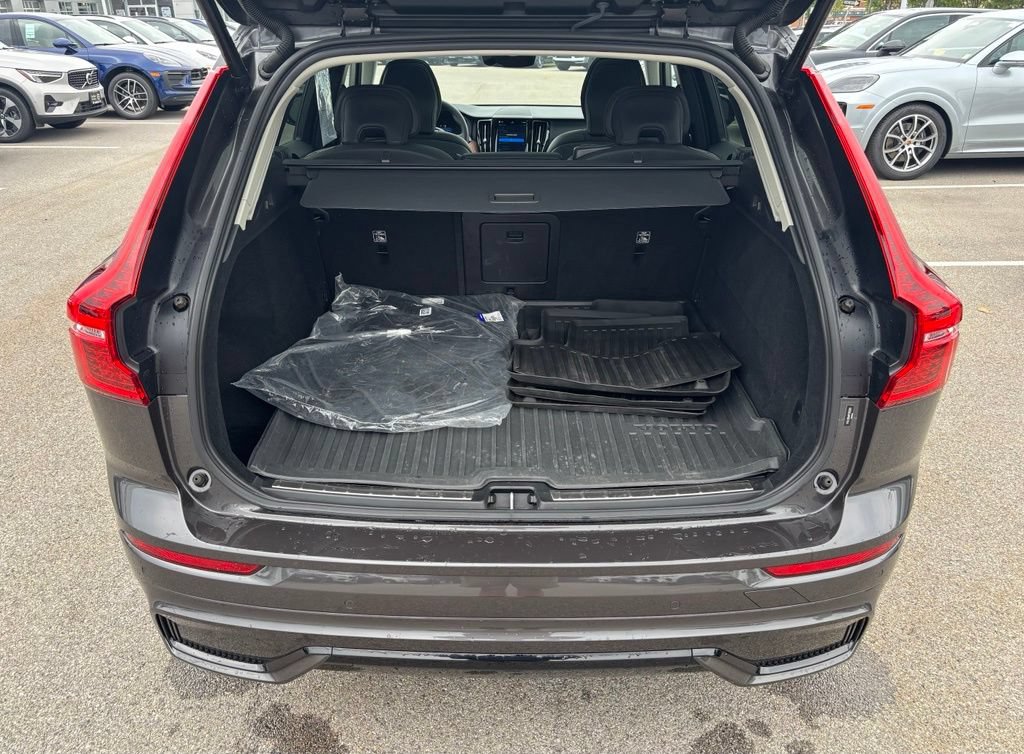 Used 2023 Volvo XC60 B5 Plus w/ Climate Package AWD/4WD image 26