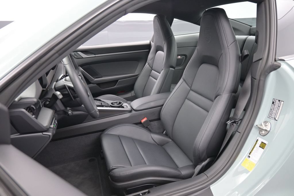 Certified 2025 Porsche 911 Carrera RWD image 5