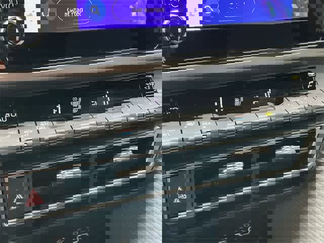 Used 2025 Toyota Camry SE image 23