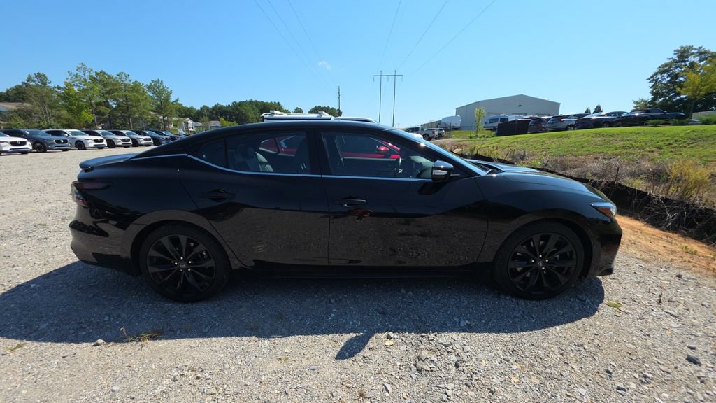 Used 2023 Nissan Maxima SR w/ Sport Mat Group FWD image 7