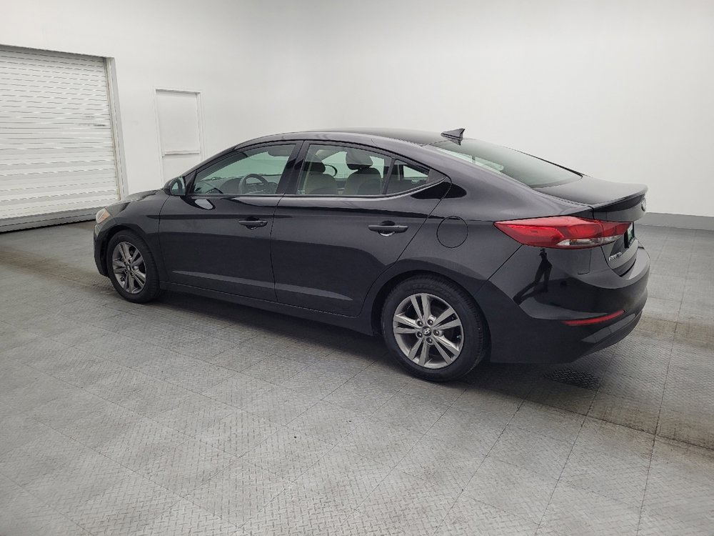 Used 2017 Hyundai Elantra SE image 3