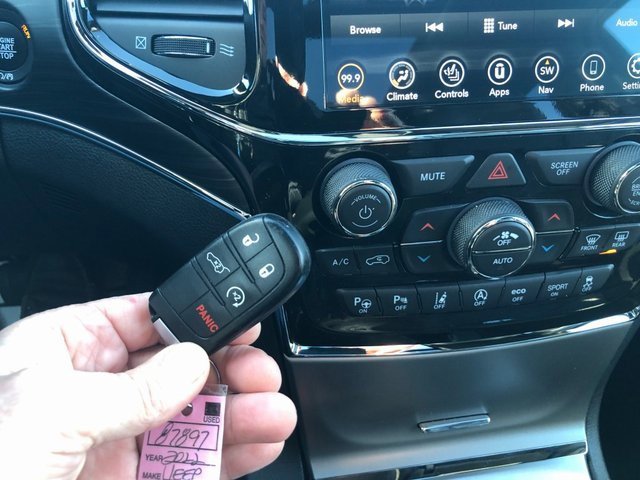 Used 2022 Jeep Grand Cherokee Limited w/ Tech Group image 6