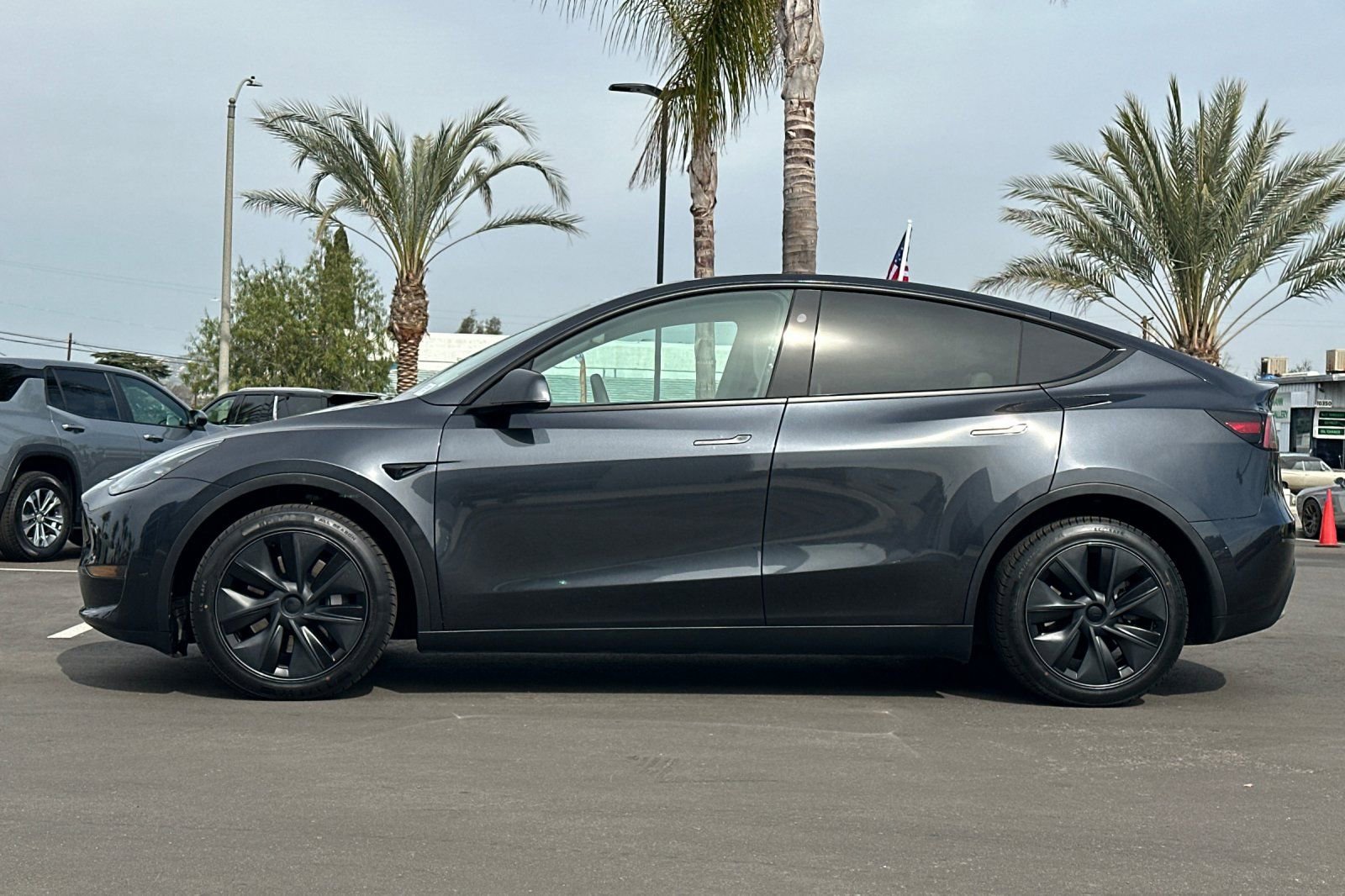 Used 2025 Tesla Model Y Long Range image 7