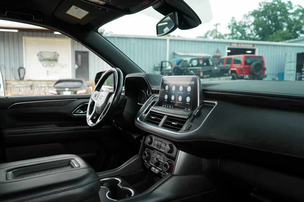Used 2021 Chevrolet Suburban LT RWD image 14