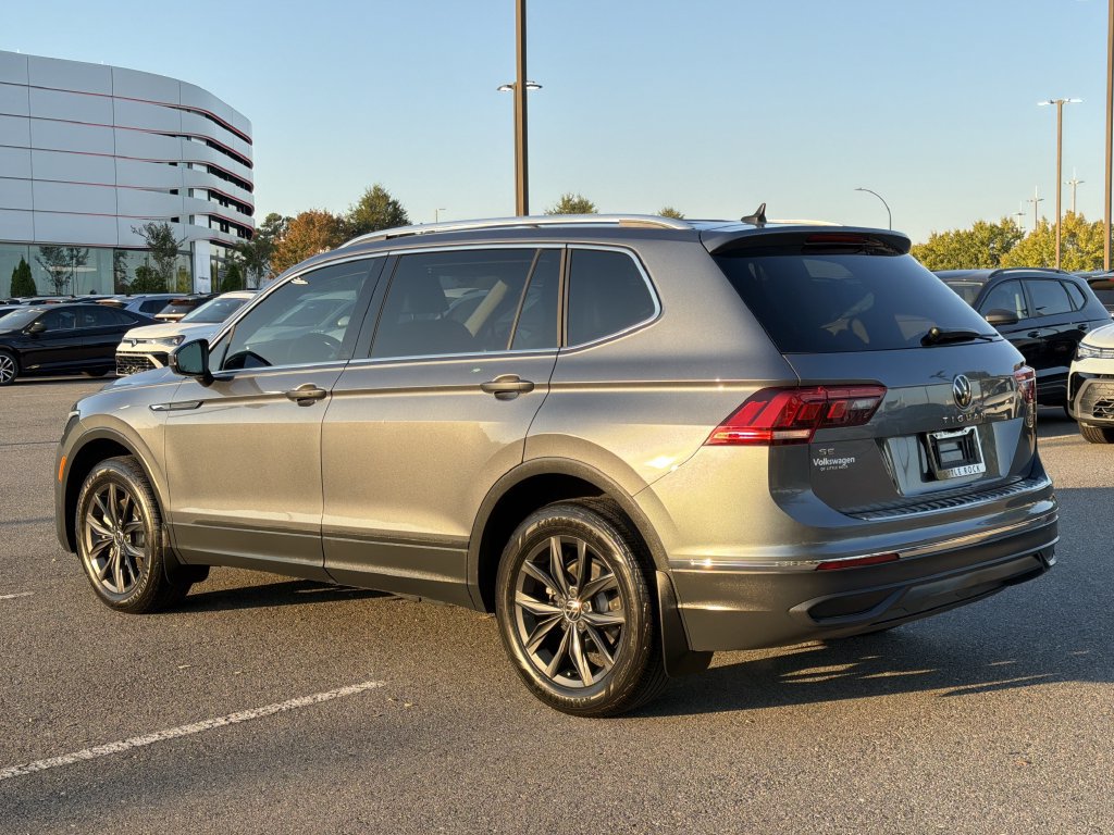 Used 2024 Volkswagen Tiguan SE FWD image 3