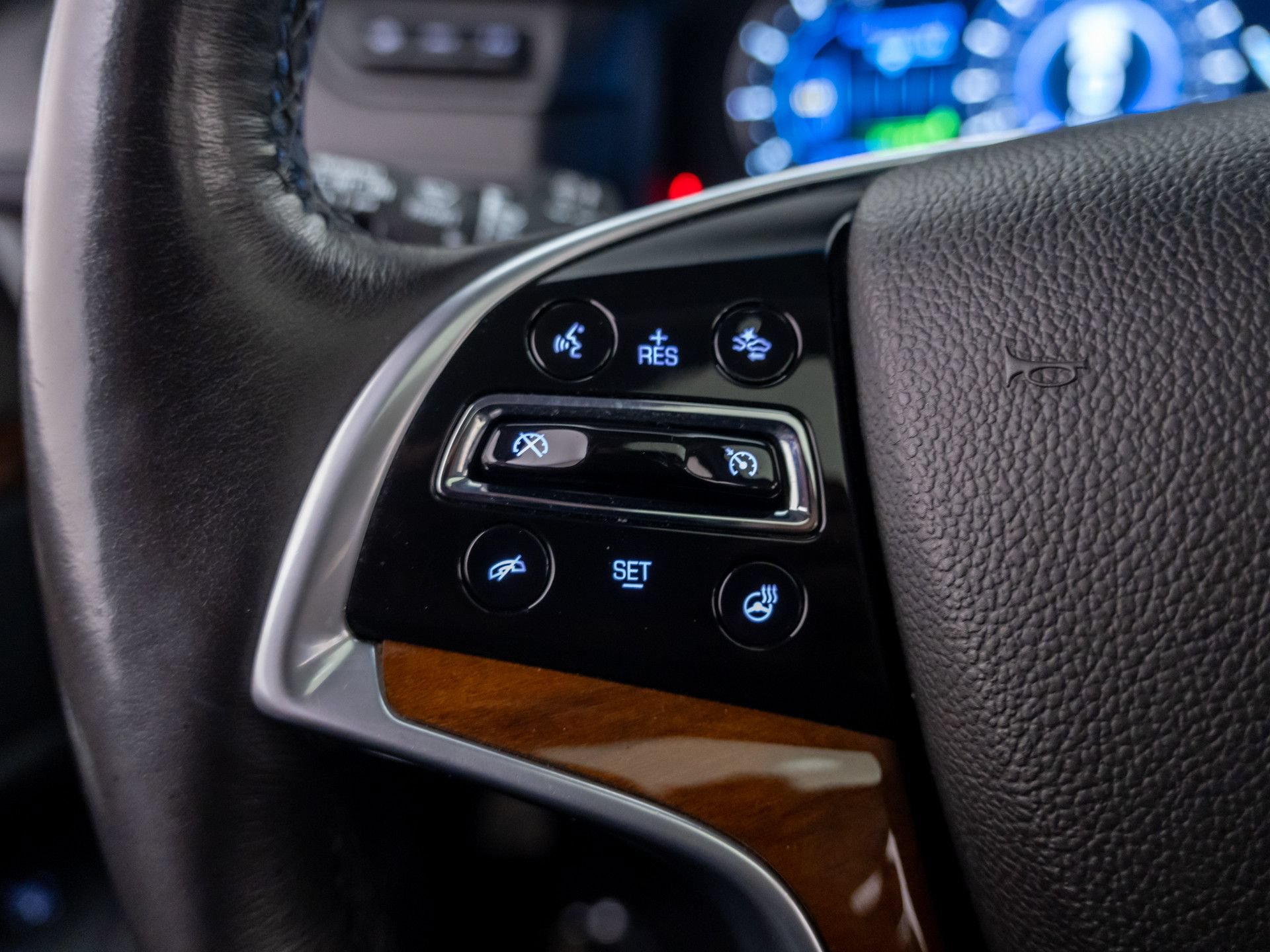 Used 2019 Cadillac Escalade Luxury AWD/4WD image 25