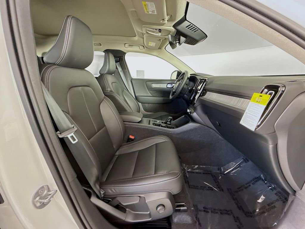 New 2026 Volvo XC40 B5 Core image 29