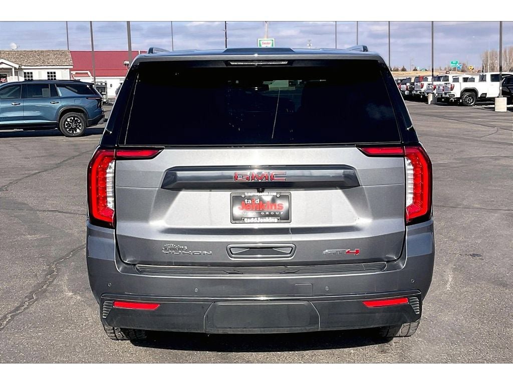 Used 2022 GMC Yukon XL AT4 w/ AT4 Premium Plus Package AWD/4WD image 4