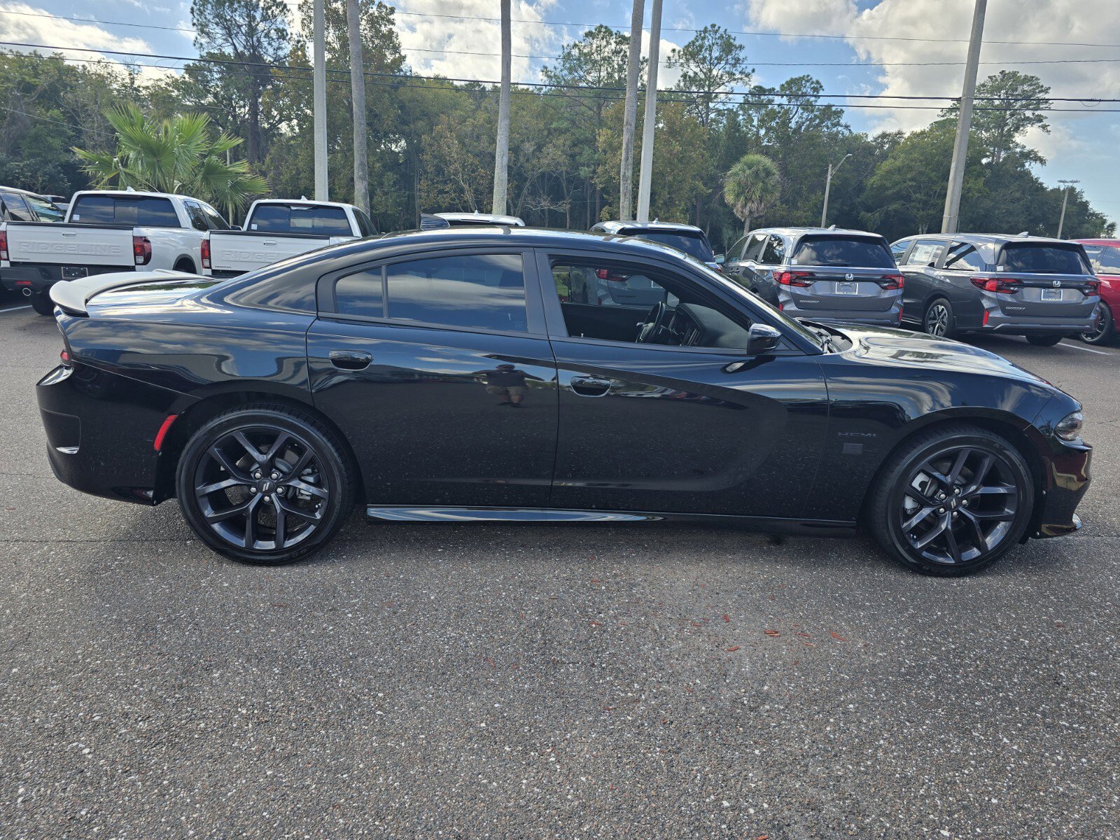 Used 2022 Dodge Charger R/T w/ Blacktop Package image 7