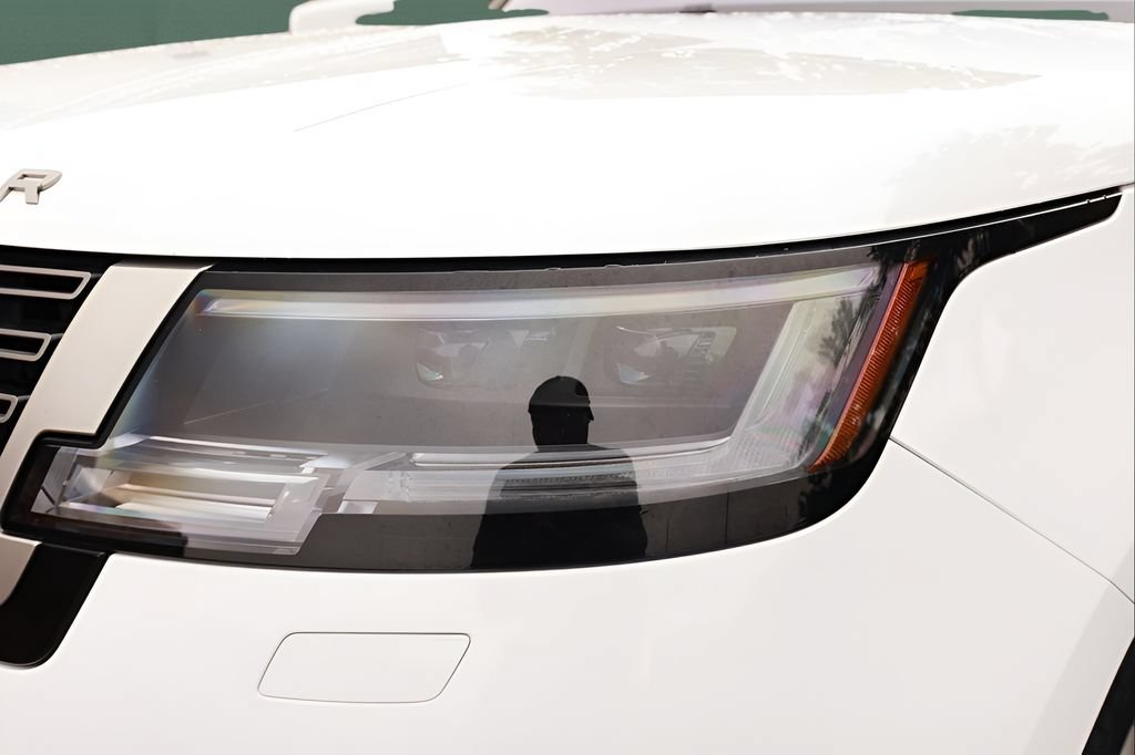 Used 2023 Land Rover Range Rover SE AWD/4WD image 16