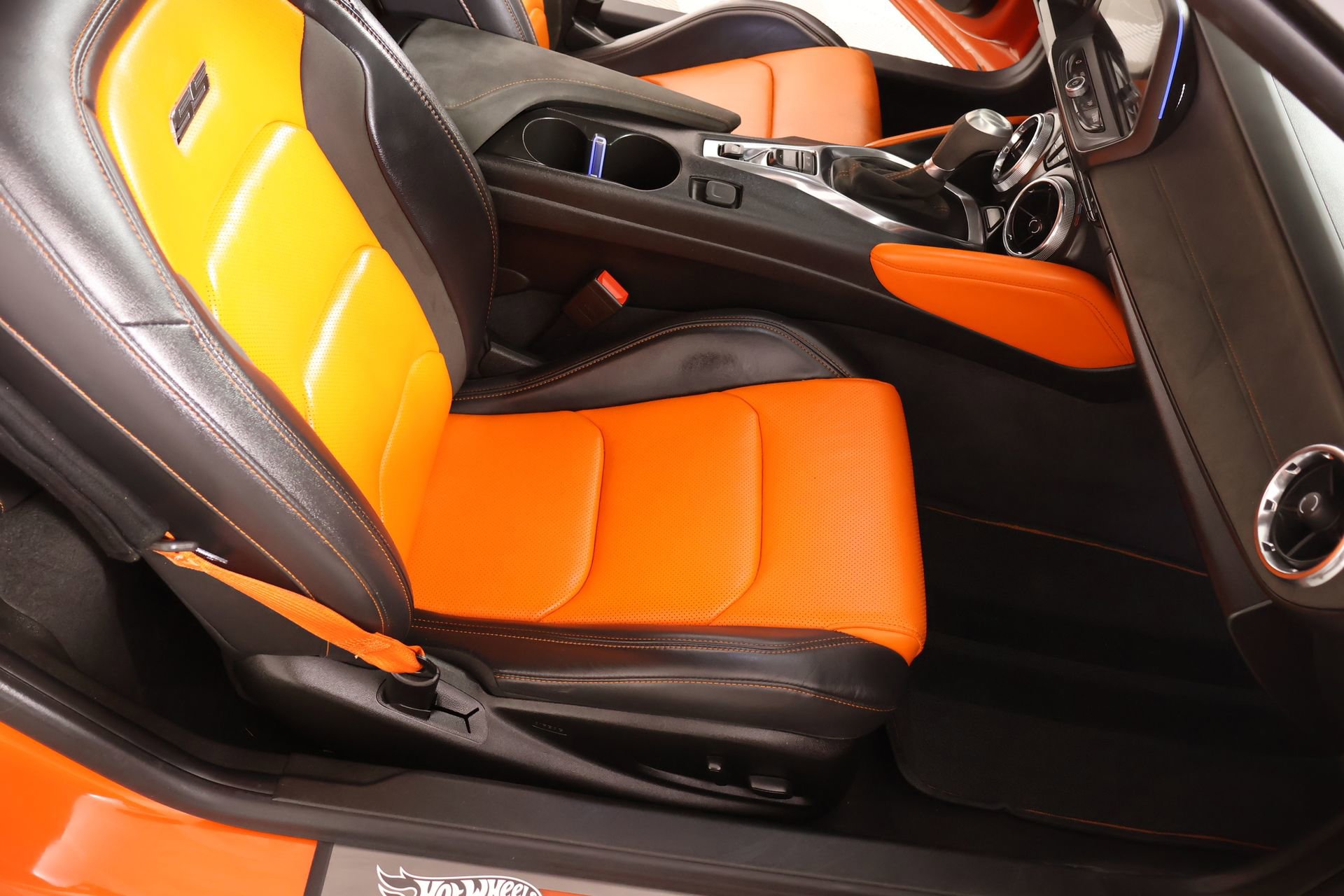 Used 2018 Chevrolet Camaro SS w/ Hot Wheels Edition image 13