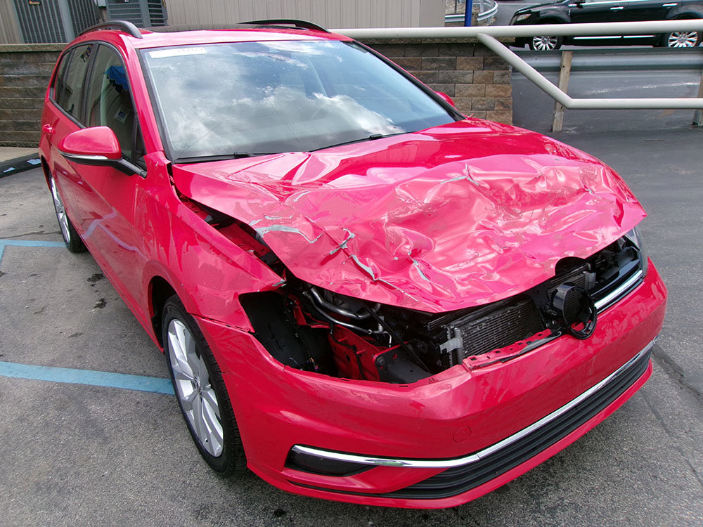 Used 2019 Volkswagen Golf S image 2