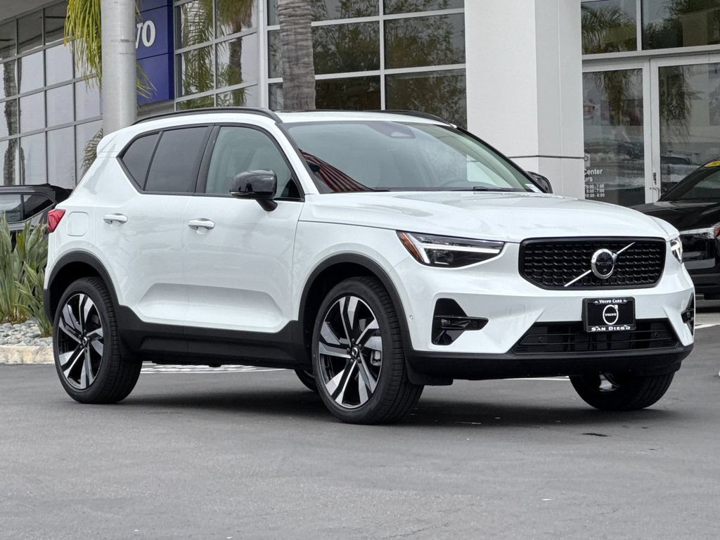 New 2026 Volvo XC40 B5 Ultra w/ Protection Package Premier AWD/4WD image 7