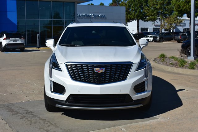 Used 2025 Cadillac XT5 Premium Luxury image 2