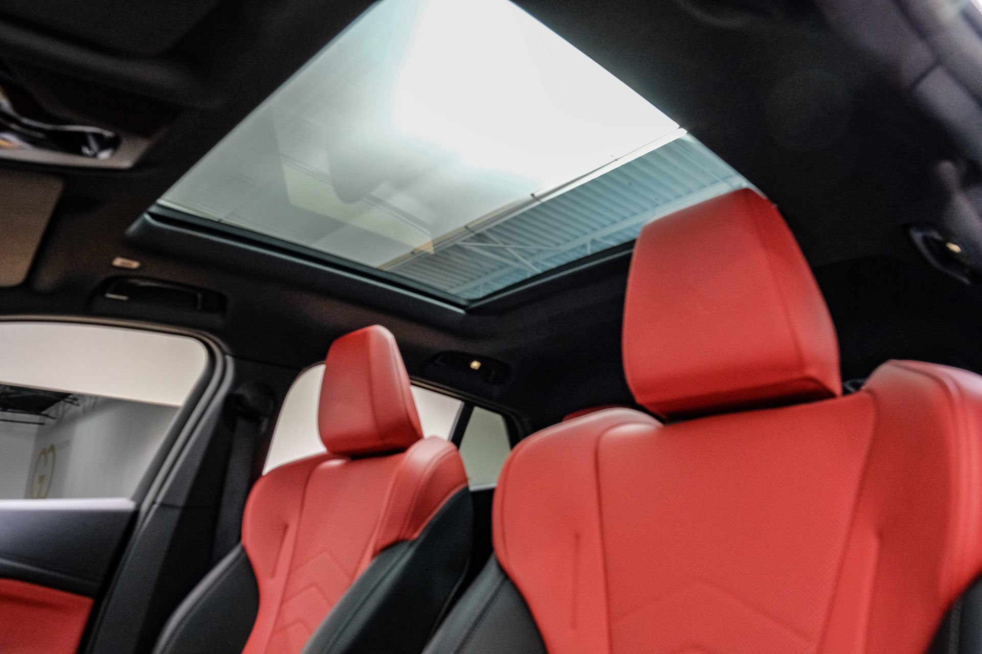 Used 2025 BMW X2 xDrive28i image 5