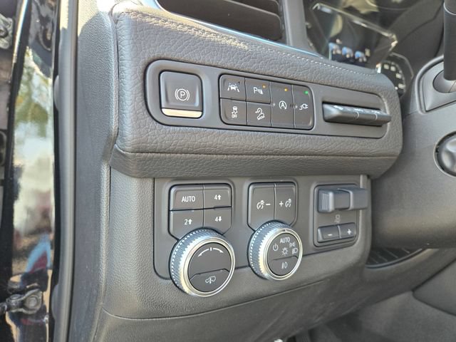 Used 2021 GMC Yukon Denali w/ Denali Premium Package AWD/4WD image 18
