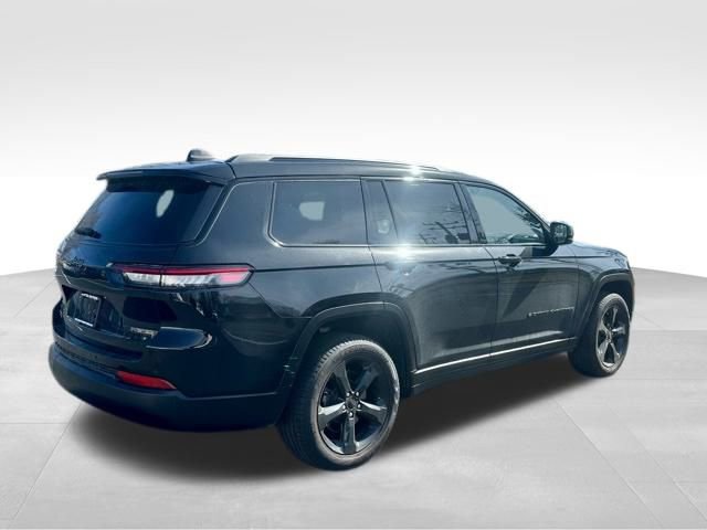 Used 2025 Jeep Grand Cherokee L Limited w/ Black Appearance Package image 8
