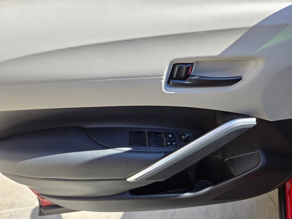 Used 2022 Toyota Corolla Cross LE image 22