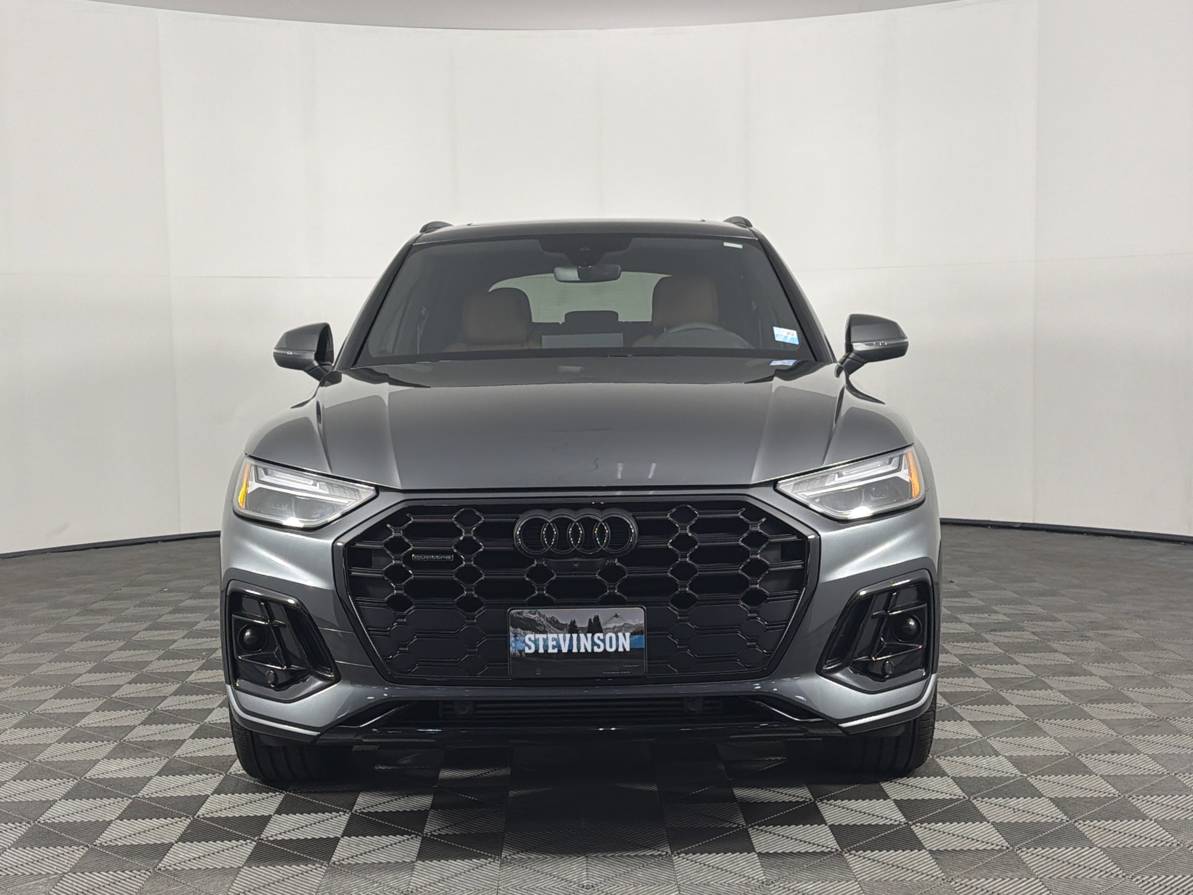 Used 2024 Audi Q5 2.0T Premium Plus w/ Premium Plus Package AWD/4WD image 2