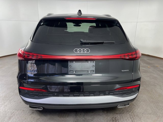 Used 2025 Audi Q5 Premium w/ Convenience Package image 6
