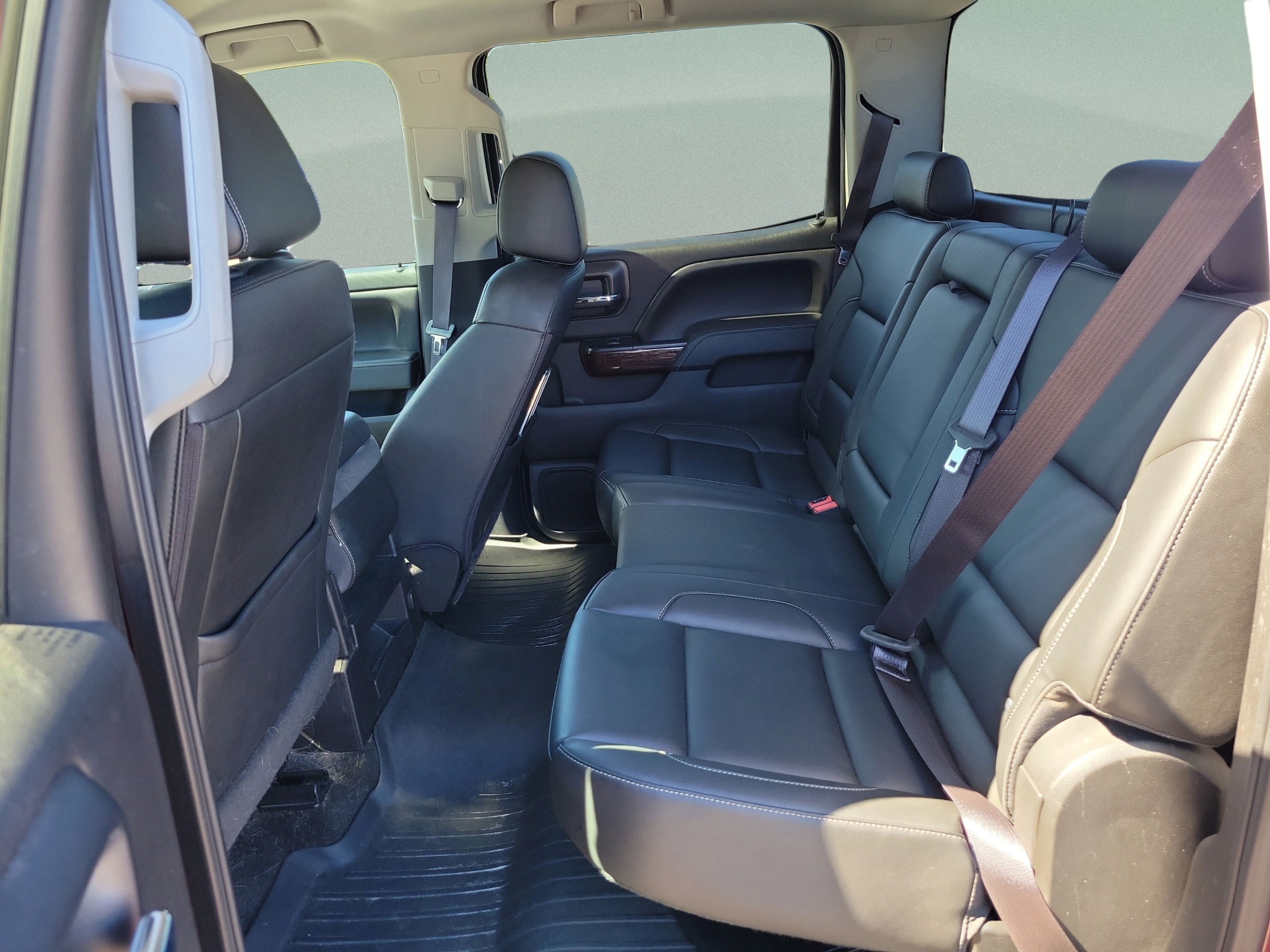 Used 2016 GMC Sierra 2500 SLT w/ Duramax Plus Package AWD/4WD image 9