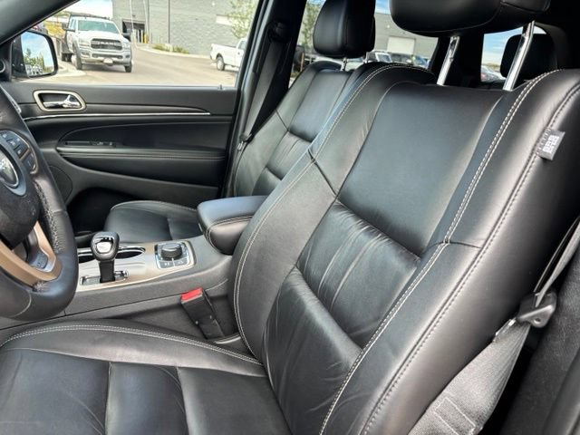 Used 2015 Jeep Grand Cherokee Limited w/ Trailer Tow Group IV AWD/4WD image 14