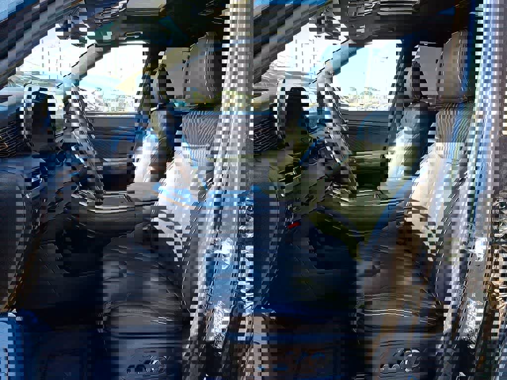 Used 2024 Hyundai Palisade Calligraphy image 13